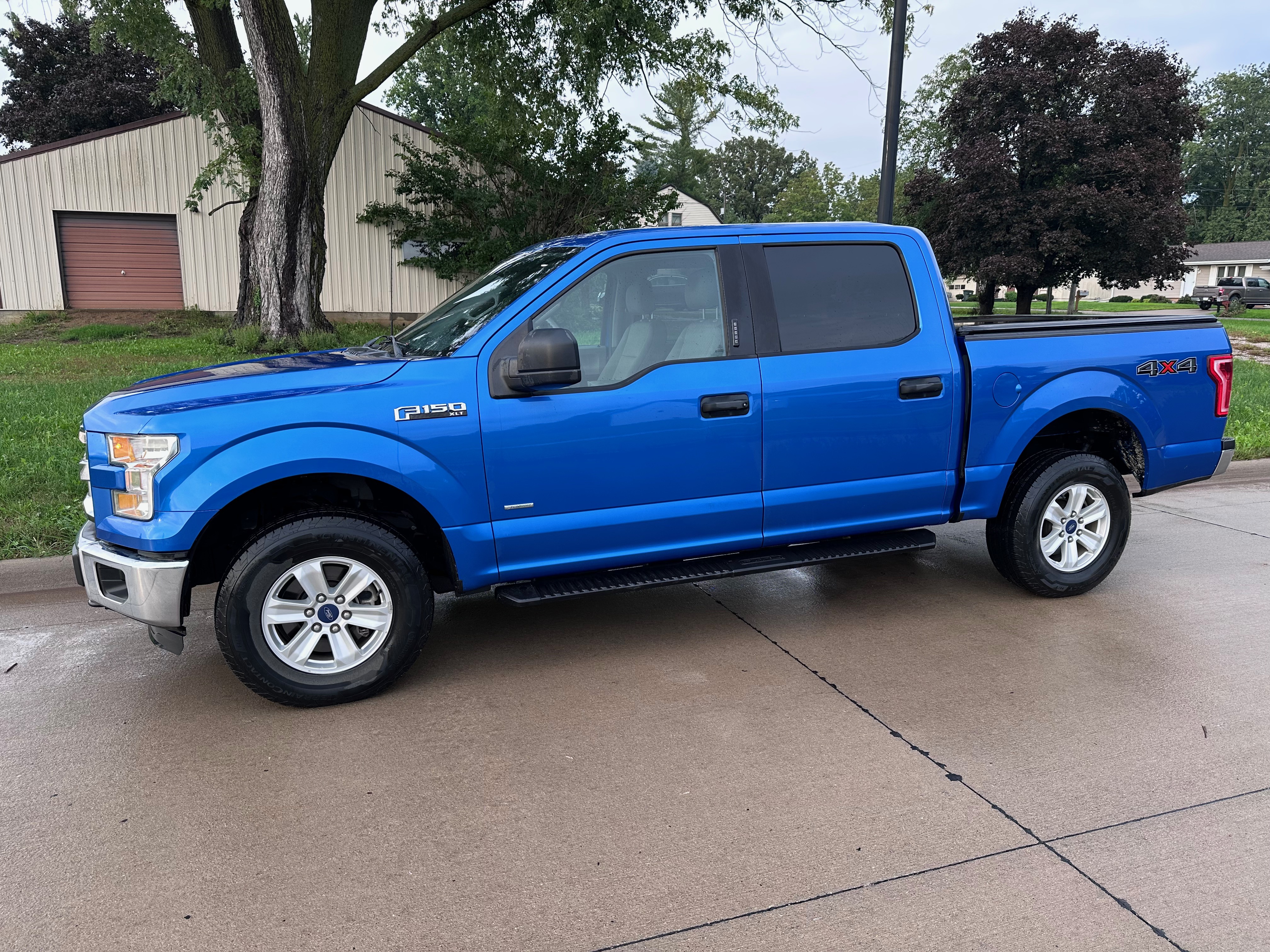 Used 2015 Ford F150 XLT AWD/4WD image 2