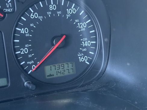 Used 2002 Volkswagen Eurovan MV image 15