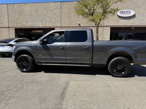 Used 2015 Ford F150 XLT w/ Equipment Group 301A Mid AWD/4WD image 12