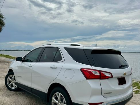 Used 2021 Chevrolet Equinox Premier FWD image 9