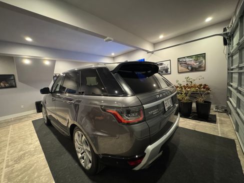 Used 2018 Land Rover Range Rover Sport HSE AWD/4WD image 13