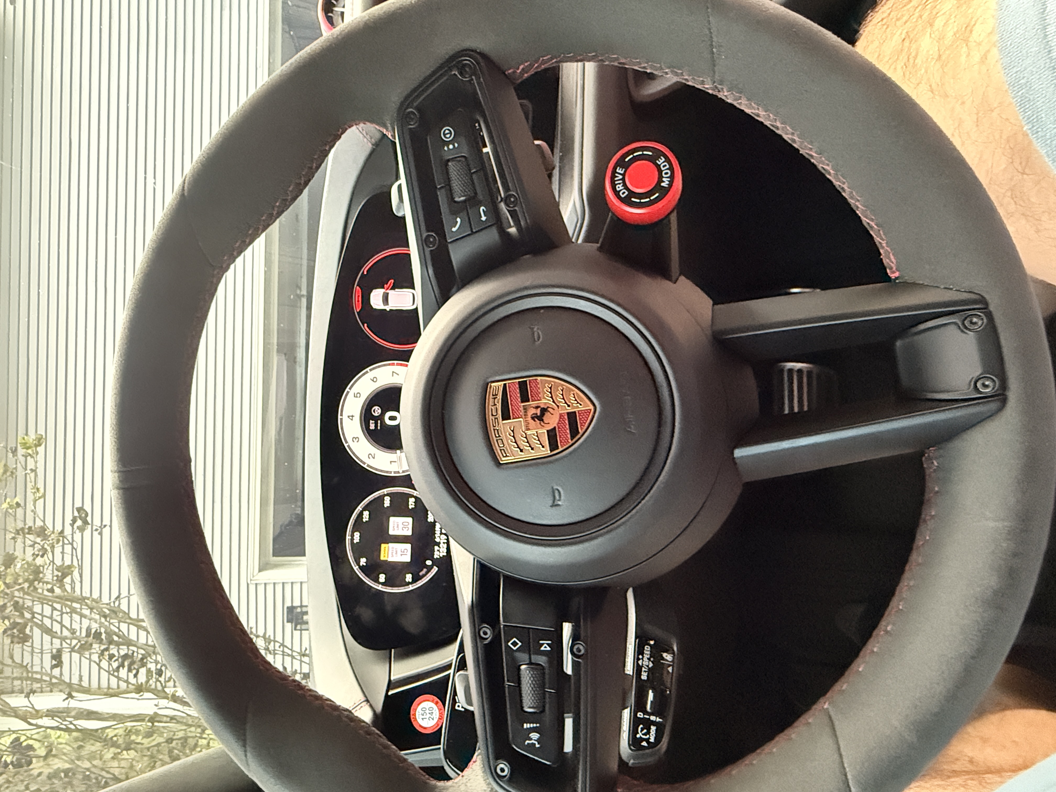 Used 2025 Porsche Cayenne GTS AWD/4WD image 15