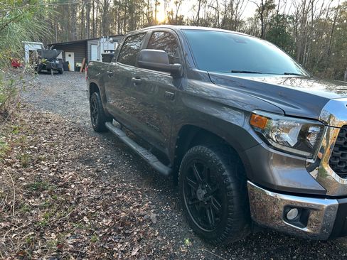 Used 2020 Toyota Tundra SR5 image 6