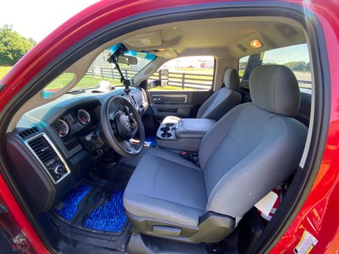 Used 2018 RAM 5500 SLT w/ Quick Order Package 29G SLT RWD image 6