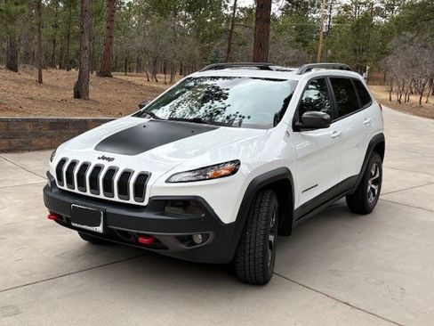 Used 2015 Jeep Cherokee Trailhawk w/ Comfort/Convenience Group image 2