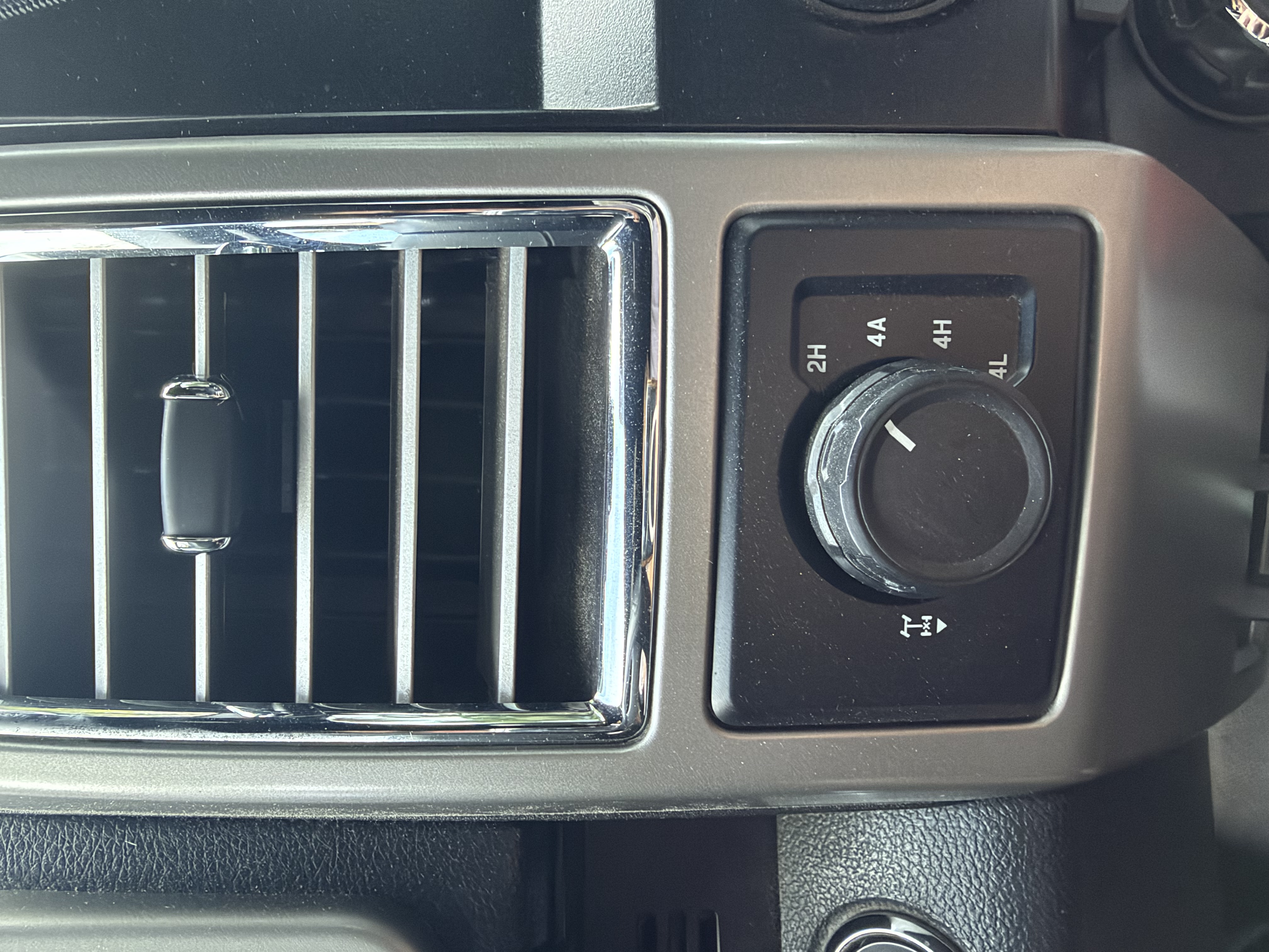 Used 2015 Ford F150 Lariat AWD/4WD image 28