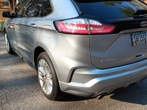 Used 2020 Ford Edge Titanium w/ Equipment Group 301A image 10