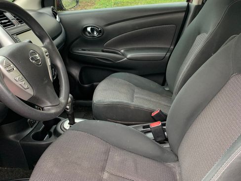 Used 2019 Nissan Versa SV FWD image 6