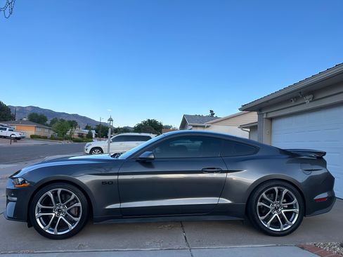 Used 2018 Ford Mustang GT Premium w/ Black Accent Package RWD image 2