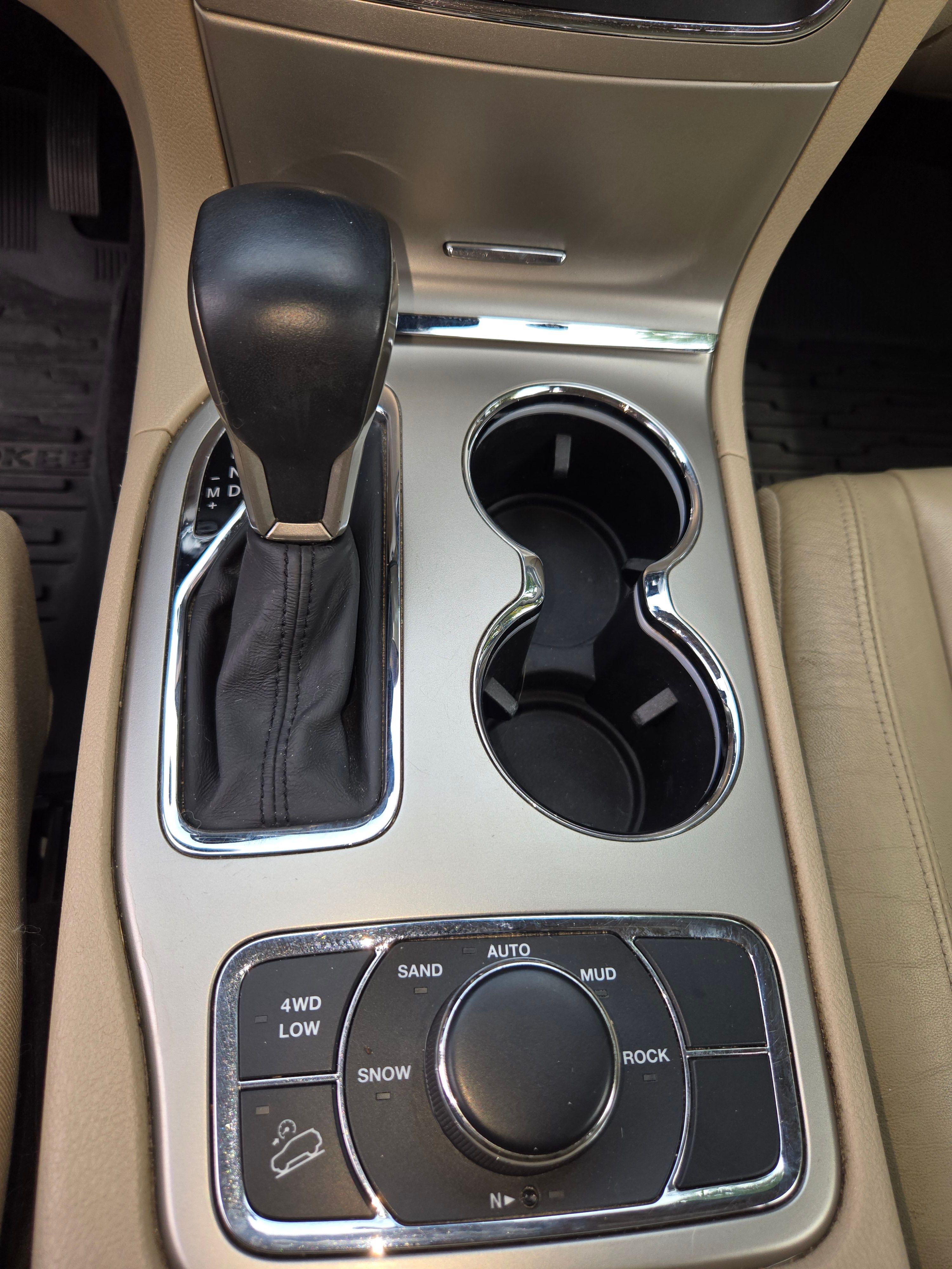 Used 2017 Jeep Grand Cherokee Limited AWD/4WD image 17