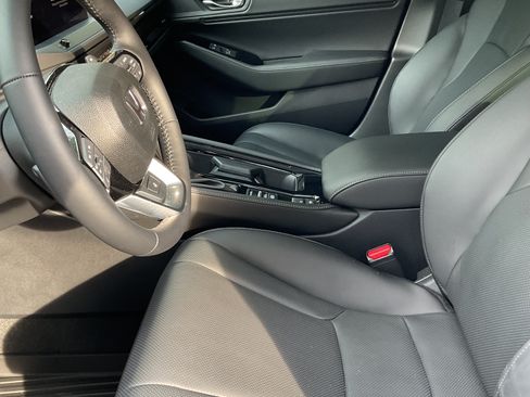 Used 2025 Honda Accord Touring image 10