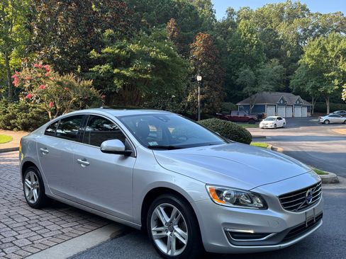 Used 2015 Volvo S60 T5 Premier image 1