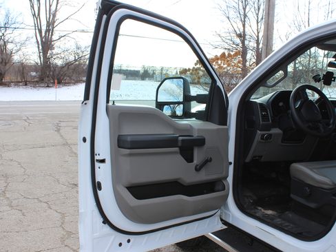 Used 2022 Ford F250 XL image 10