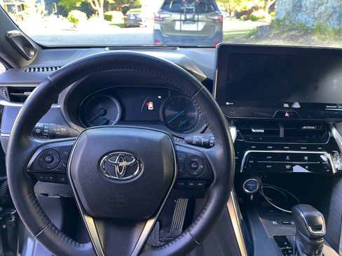 Used 2022 Toyota Venza Limited w/ Advanced Technology Package AWD/4WD image 8