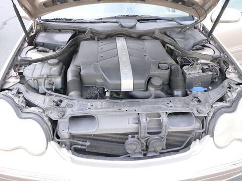 Used 2001 Mercedes-Benz C 320 Sedan image 10