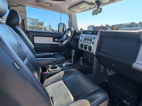 Used 2007 Toyota FJ Cruiser 4WD image 15