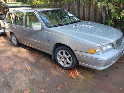 Used 2000 Volvo V70 SE