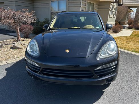 Used 2013 Porsche Cayenne S image 2