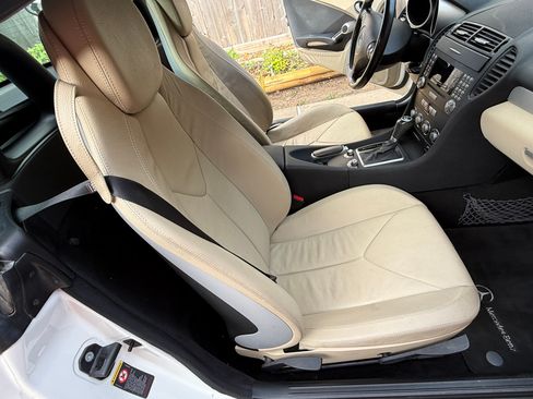 Used 2005 Mercedes-Benz SLK 350 image 23