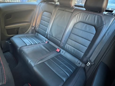 Used 2015 Volkswagen GTI SE image 10