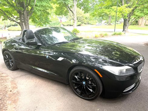 Used 2009 BMW Z4 sDrive35i RWD image 2