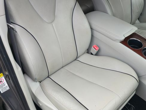 Used 2009 Toyota Venza AWD image 15