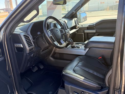 Used 2018 Ford F150 Platinum w/ Equipment Group 701A Luxury image 20