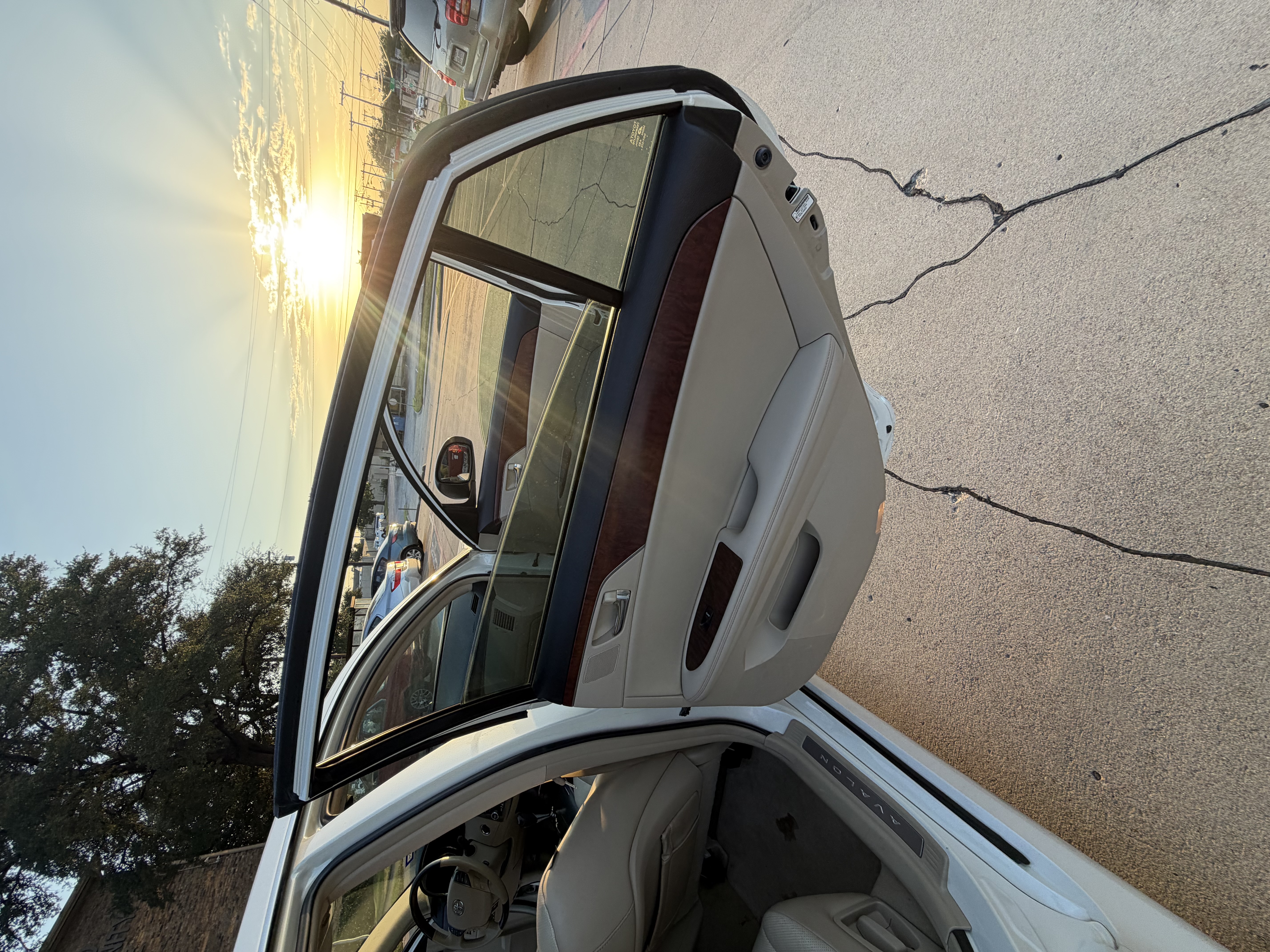 Used 2012 Toyota Avalon Limited FWD image 20