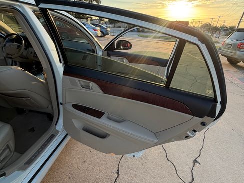 Used 2012 Toyota Avalon Limited FWD image 20