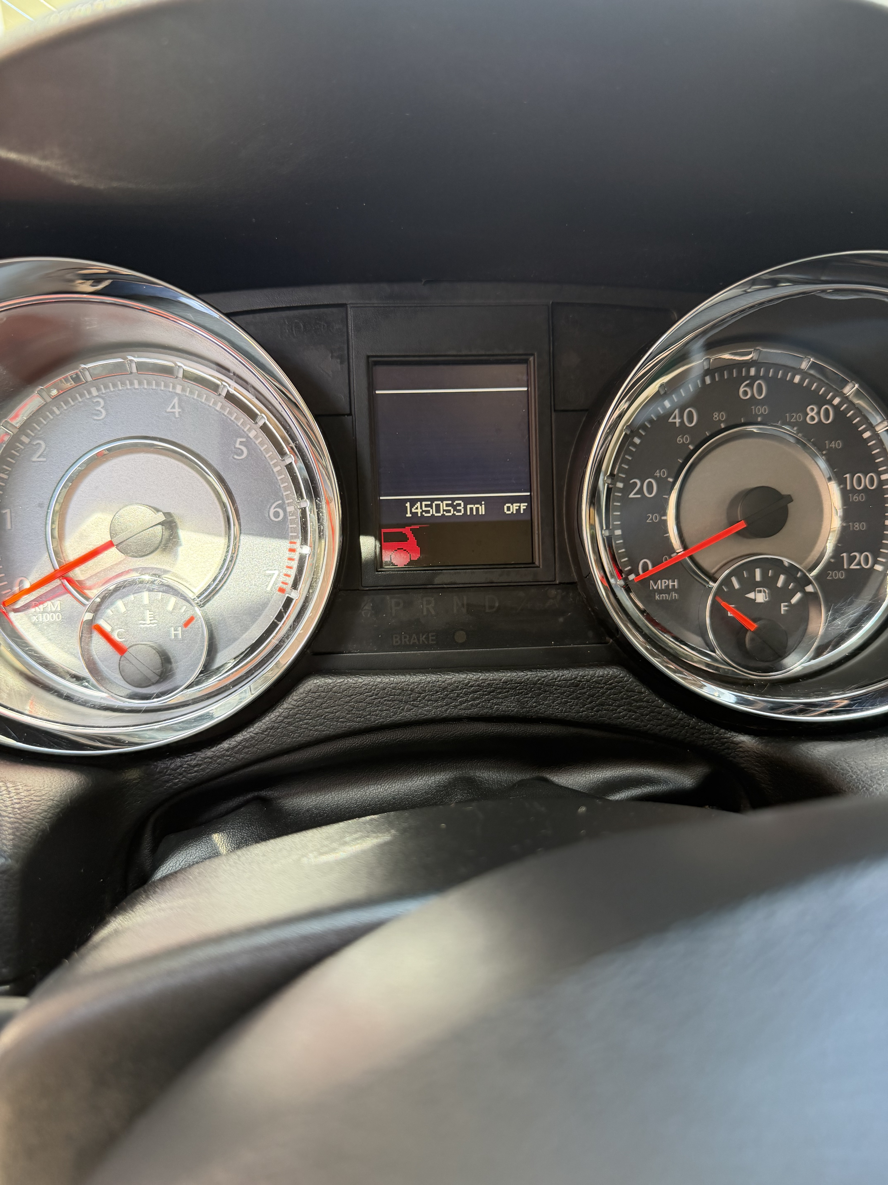 Used 2014 Chrysler Town & Country Touring FWD image 12