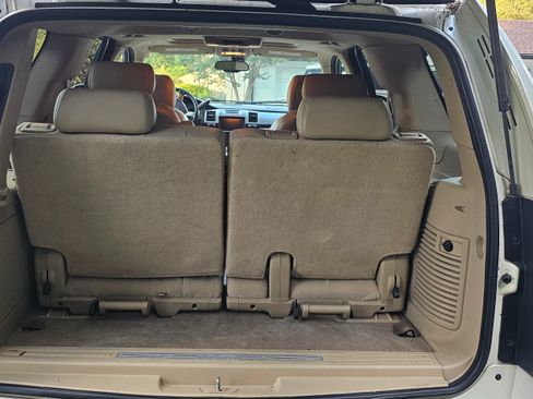 Used 2009 Cadillac Escalade Luxury image 10