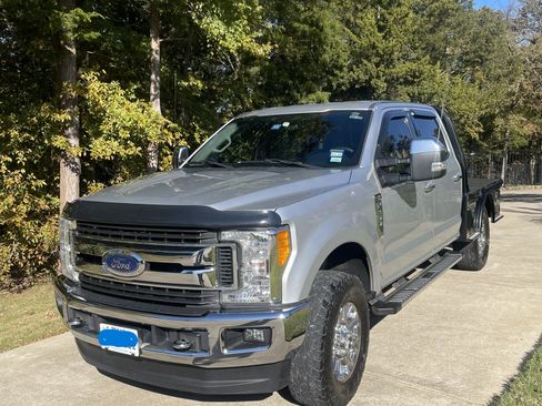 Used 2017 Ford F250 XLT w/ XLT Premium Package image 1
