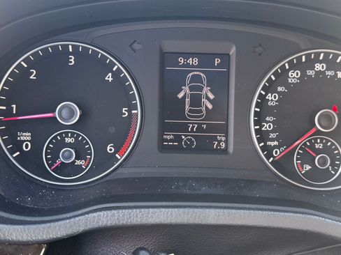 Used 2015 Volkswagen Passat TDI SEL Premium image 11