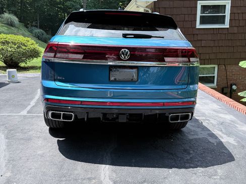 Used 2024 Volkswagen Atlas Cross Sport SEL Premium R-Line AWD/4WD image 4