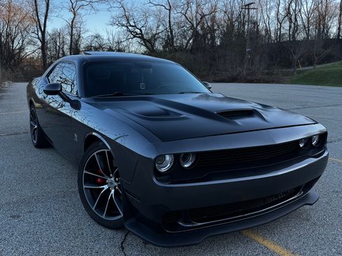 Used 2018 Dodge Challenger R/T Scat Pack w/ Leather Interior Group RWD image 5