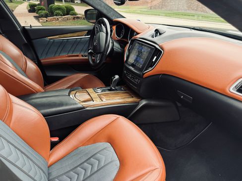 Used 2018 Maserati Ghibli S GranLusso image 12
