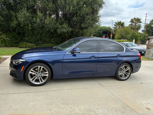 Used 2017 BMW 330i Sedan RWD image 2