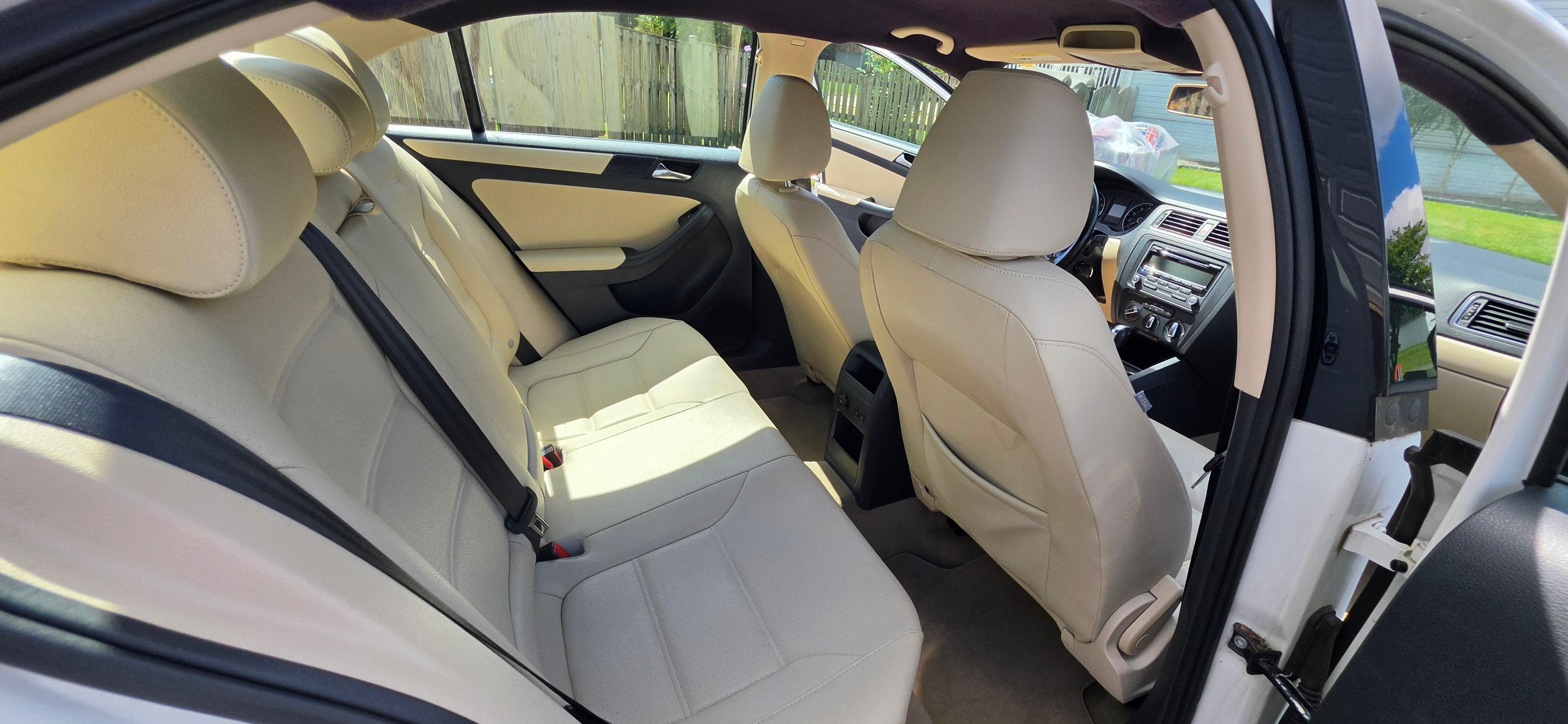 Used 2012 Volkswagen Jetta SE FWD image 19