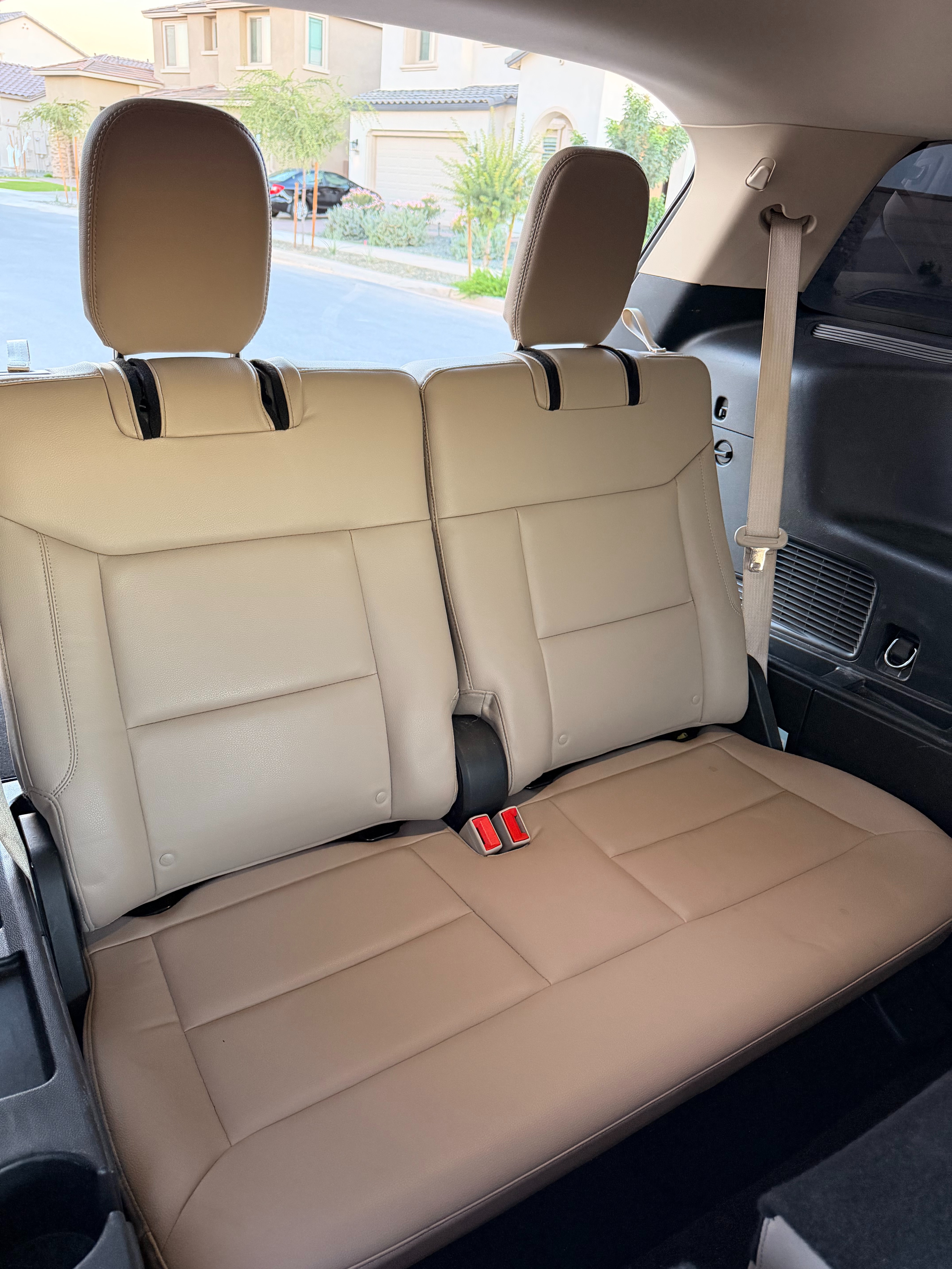 Used 2020 Ford Explorer XLT w/ Equipment Group 202A AWD/4WD image 17