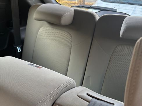 Used 2017 Hyundai Santa Fe SE image 12