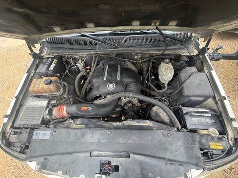 Used 2005 Cadillac Escalade EXT image 10