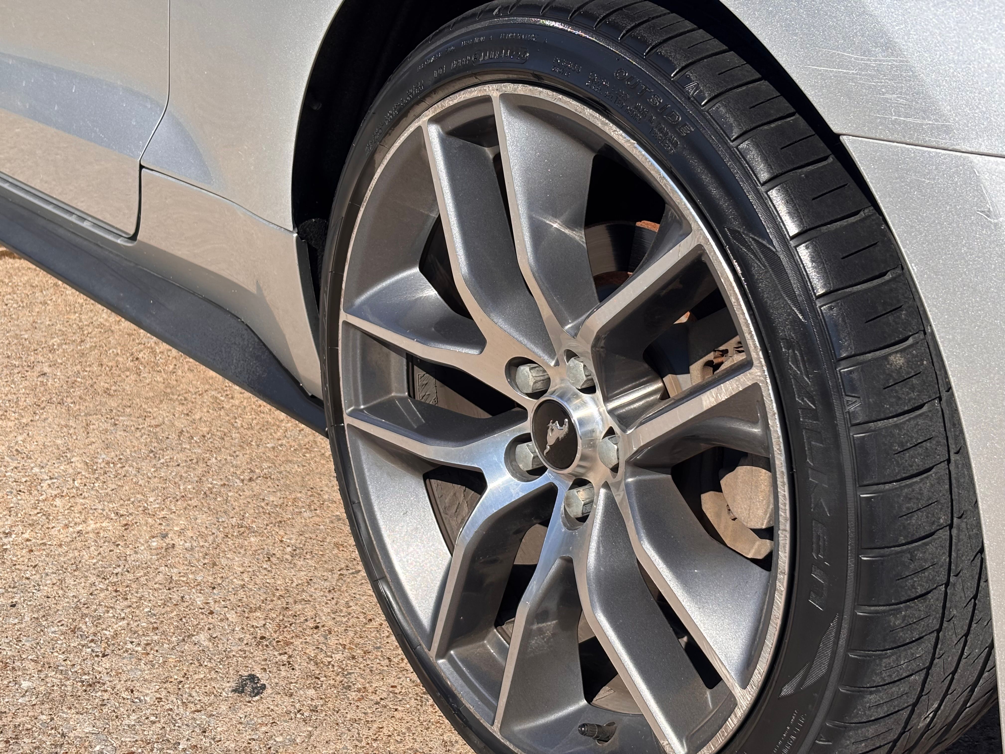 Used 2016 Ford Mustang Premium RWD image 8
