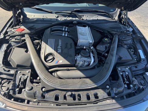 Used 2015 BMW M4 Convertible image 9