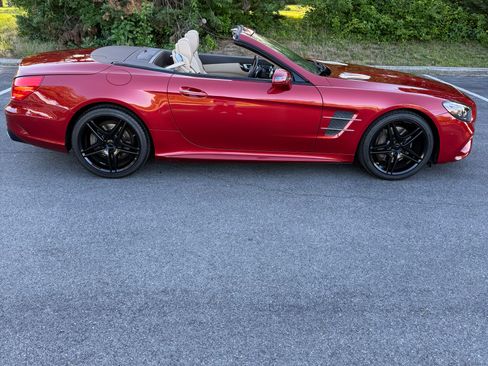 Used 2018 Mercedes-Benz SL 550 image 1