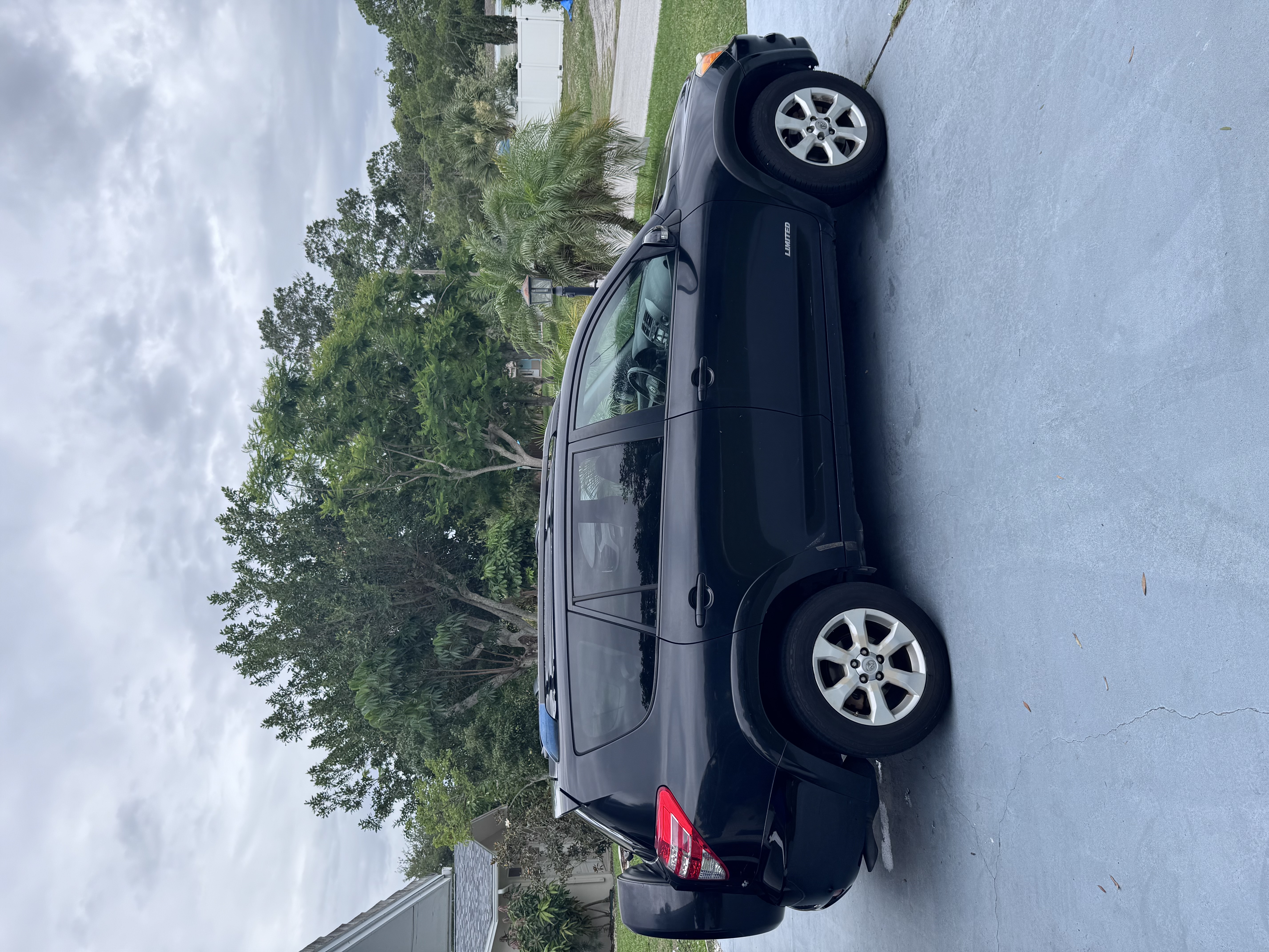 Used 2010 Toyota RAV4 Limited AWD/4WD image 5