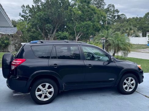 Used 2010 Toyota RAV4 Limited AWD/4WD image 6