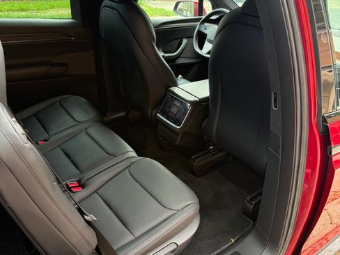 Used 2023 Tesla Model X AWD/4WD image 9