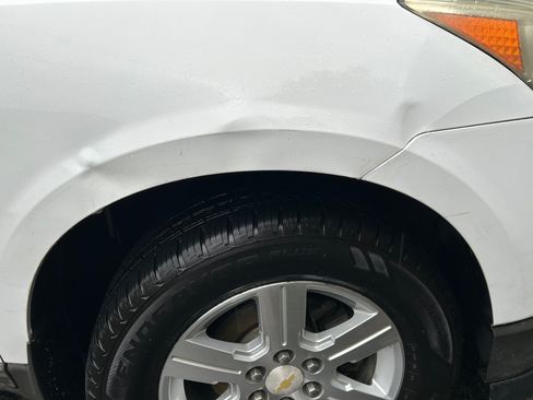 Used 2009 Chevrolet Traverse LT image 14