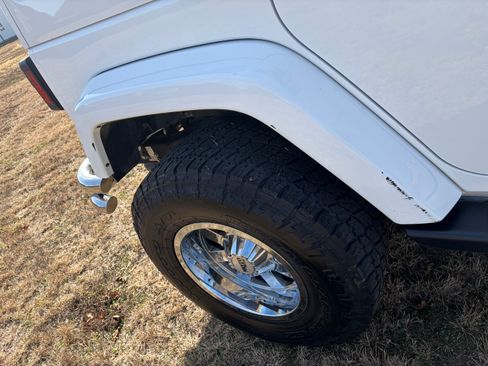 Used 2017 Jeep Wrangler Unlimited Sahara w/ Max Tow Package image 22