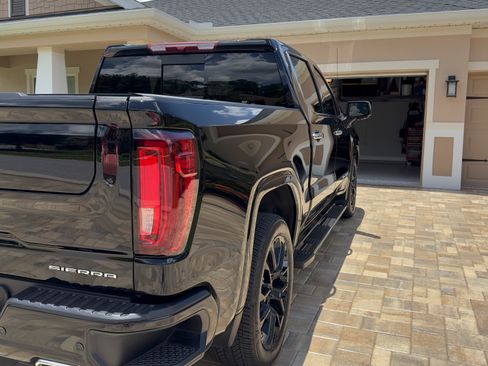 Used 2025 GMC Sierra 1500 Denali AWD/4WD image 9